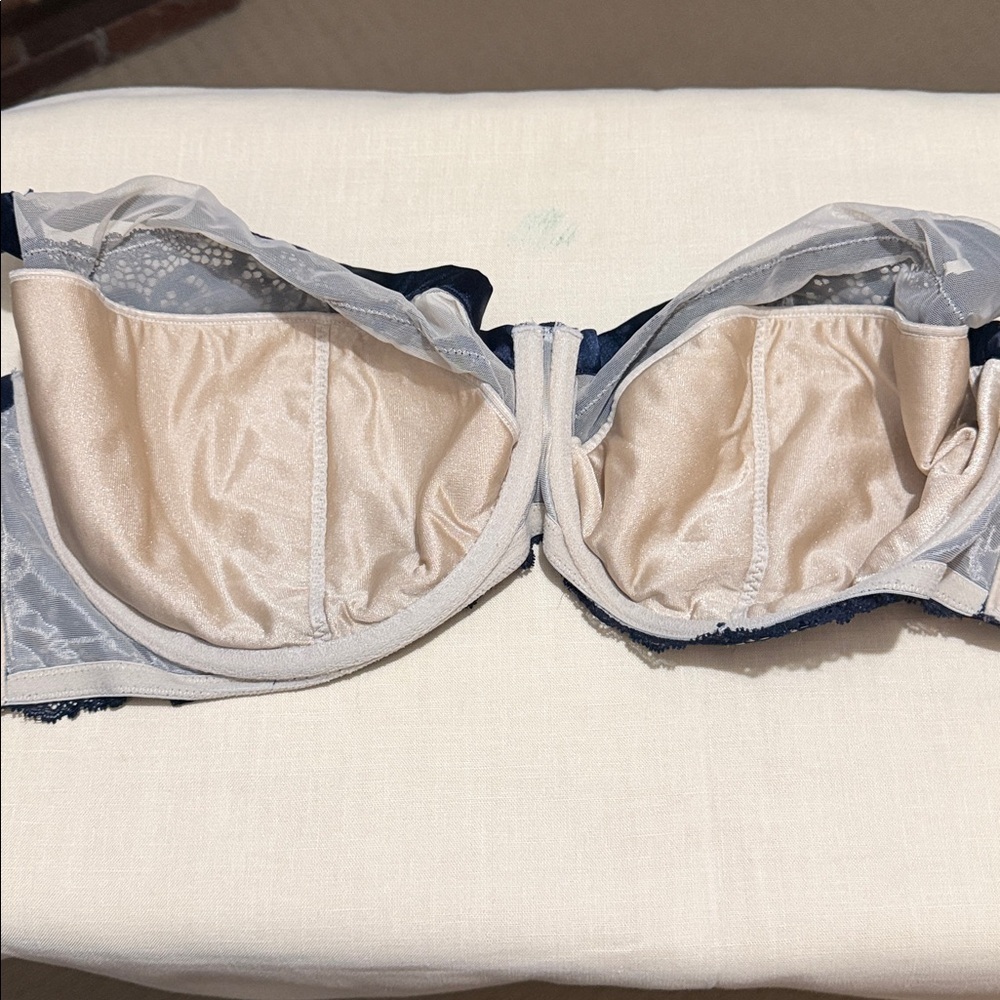 Cacique Midnight Blue Lace Sexy Lightly Lined Bra, Size 46DDD. - Picture 3 of 8